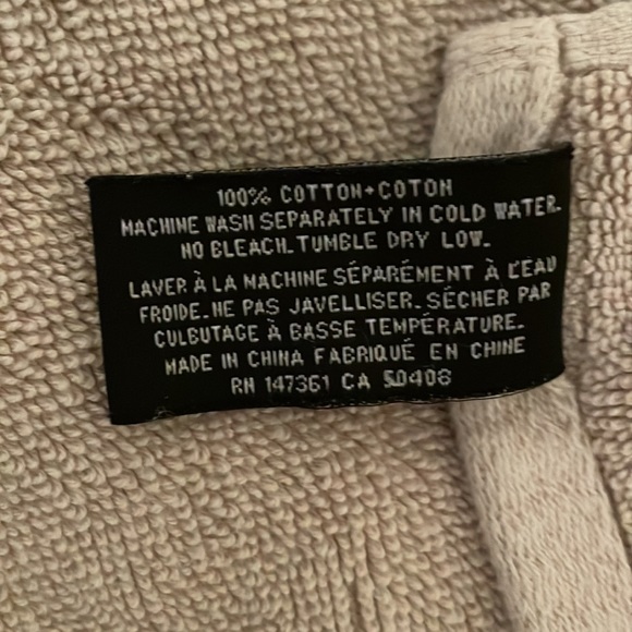 NEW Hotel collection luxury bath towel. Beige approximately 29x53 inches. - Picture 3 of 5